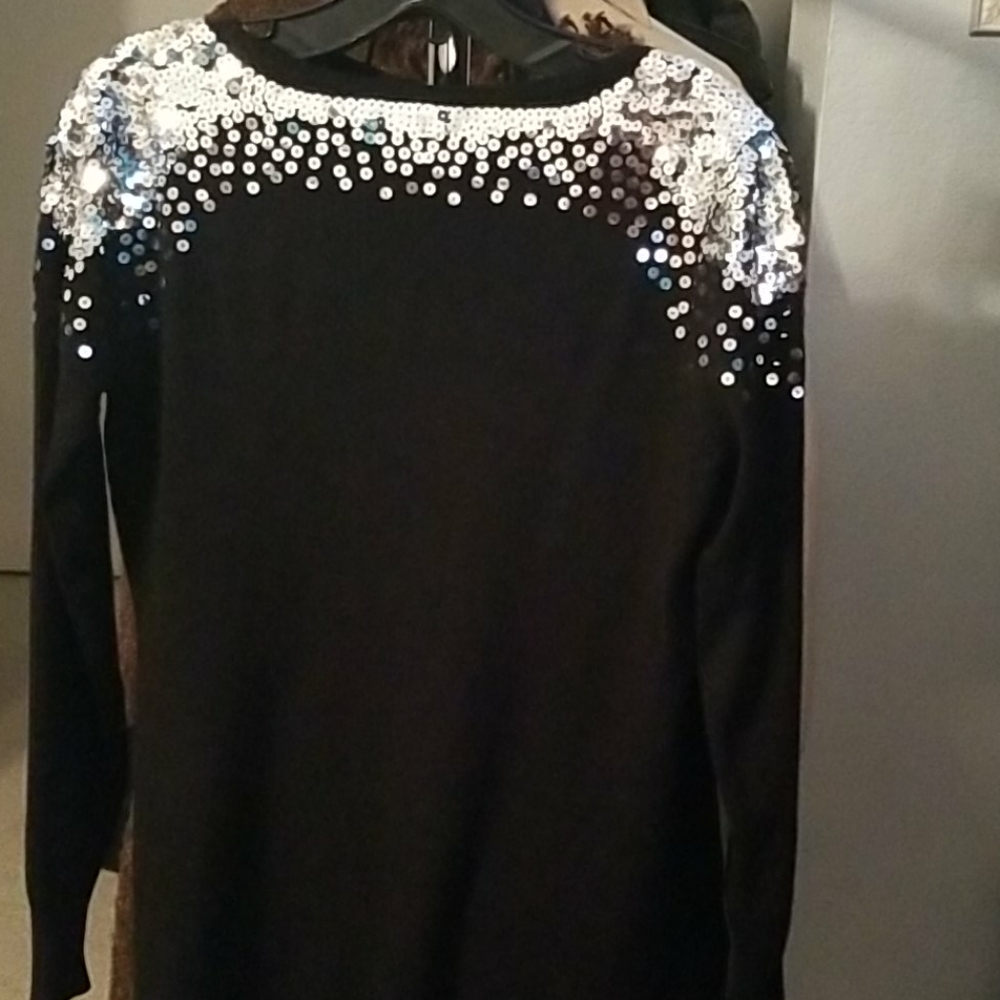 Dress - Picture 4 of 4